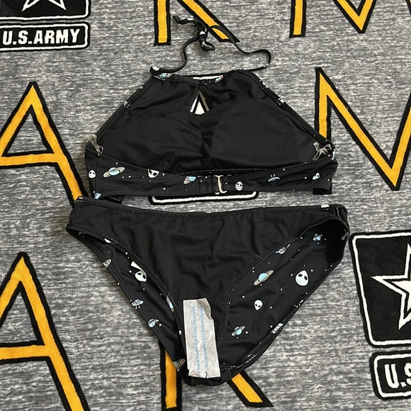 Alien Swimsuit. - Picture 4 of 4